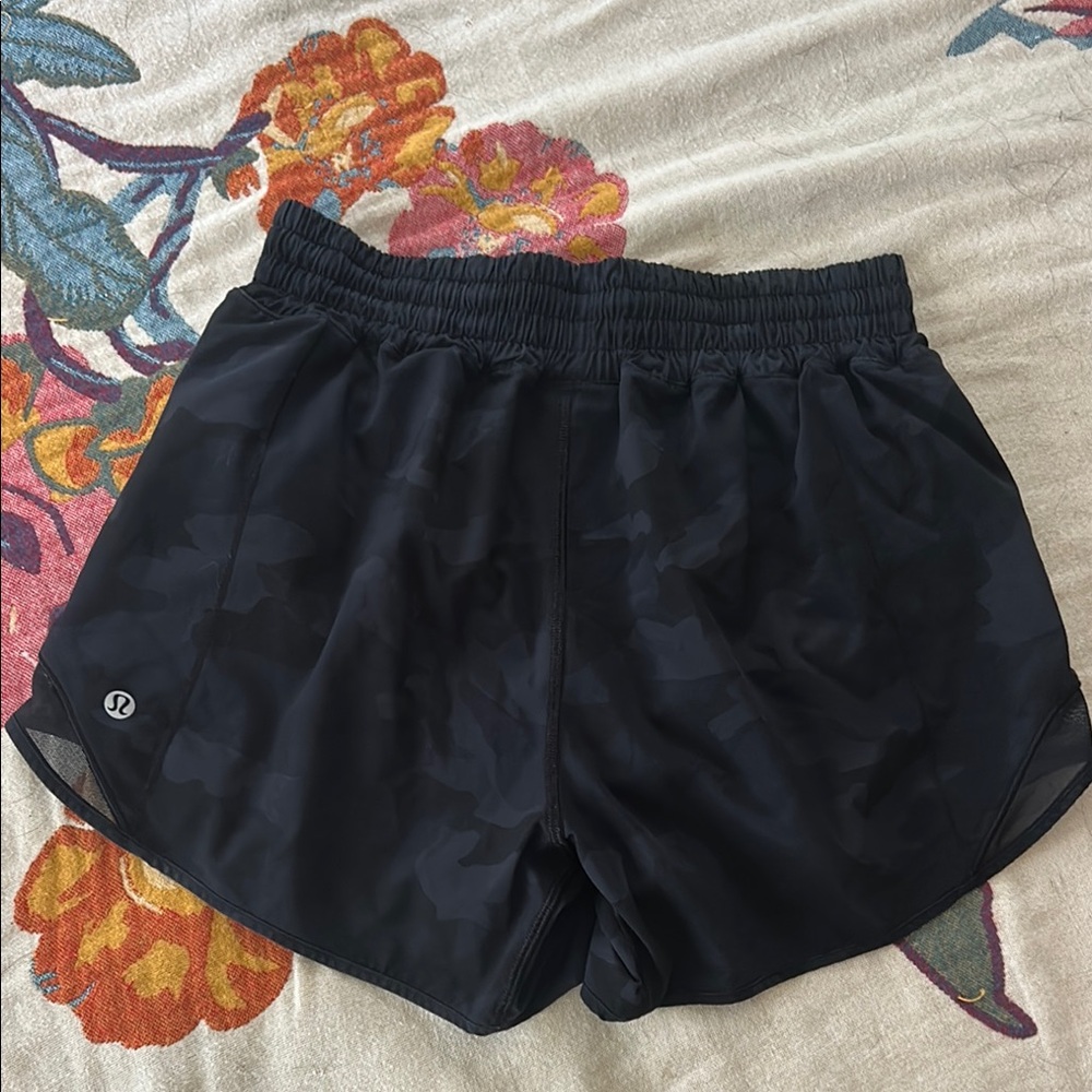 Lululemon HR 4” Hotty Hot Shorts